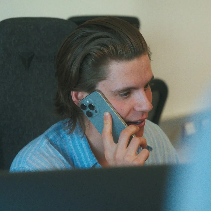 Marco Pecksieder am Telefon